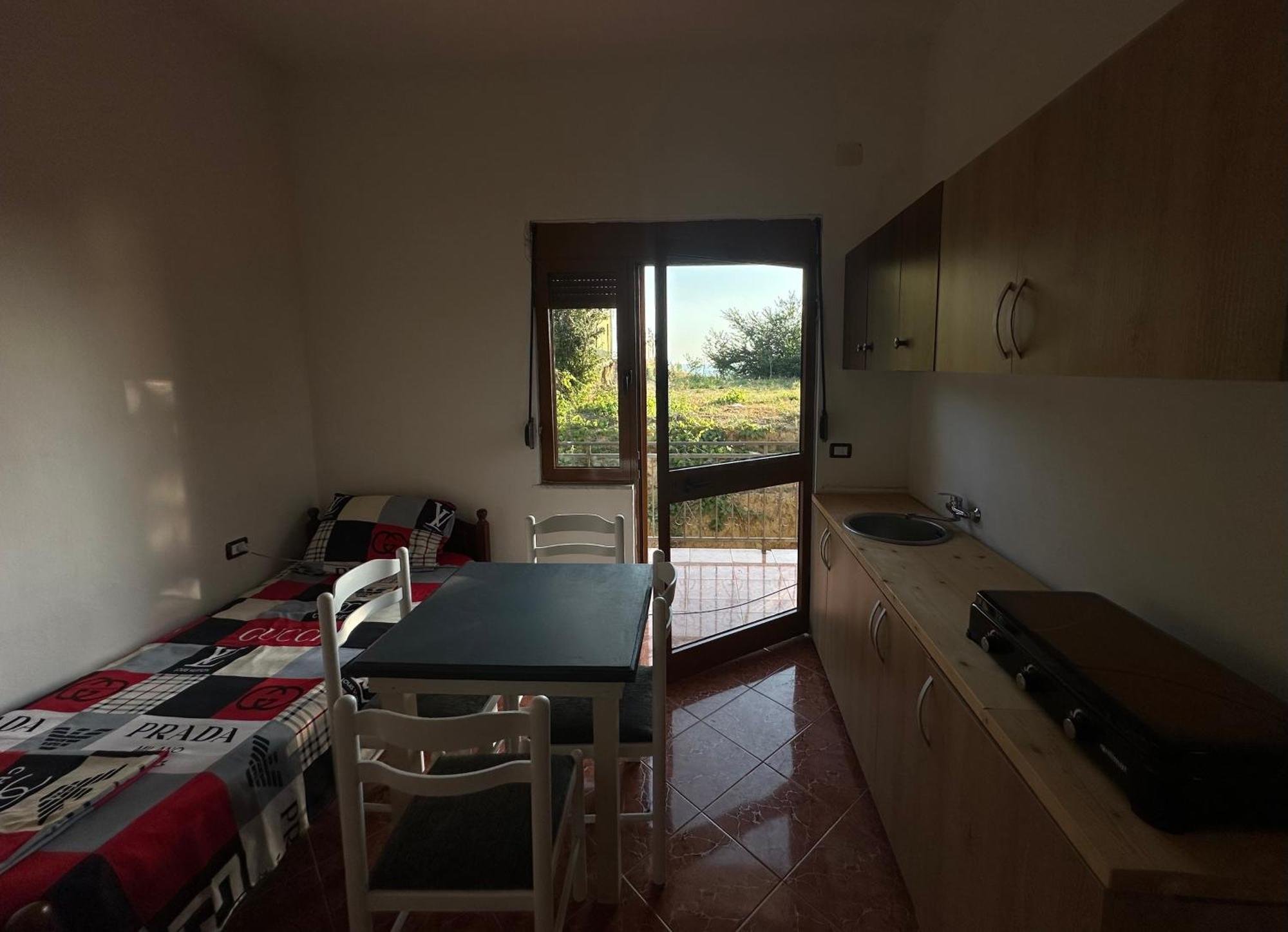 Karpen Apartment For Rent Vacation Krasniqi מראה חיצוני תמונה