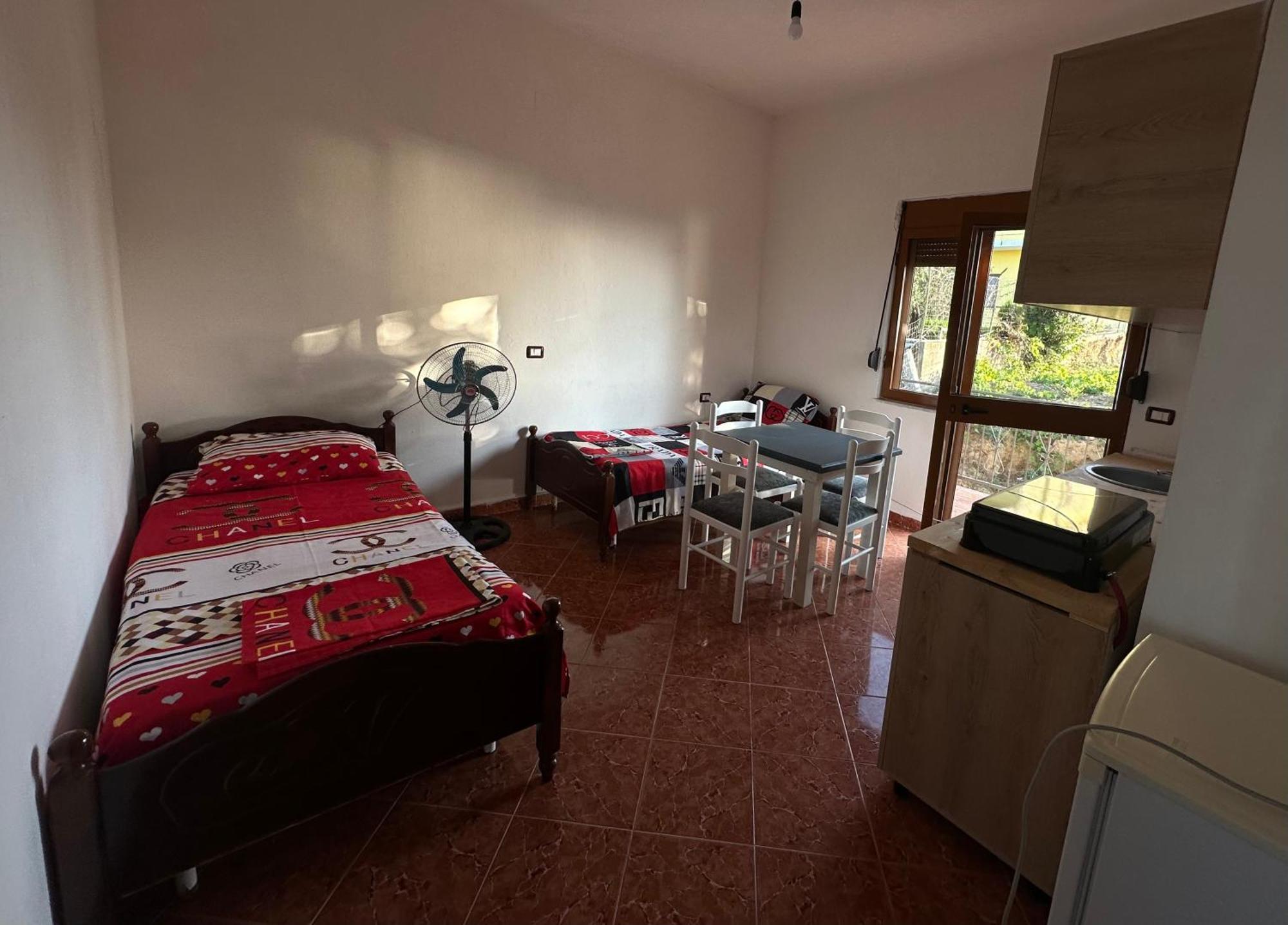 Karpen Apartment For Rent Vacation Krasniqi מראה חיצוני תמונה